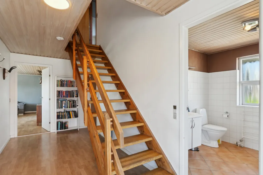 Pièces - Villa with Red Brick Facade in Als
