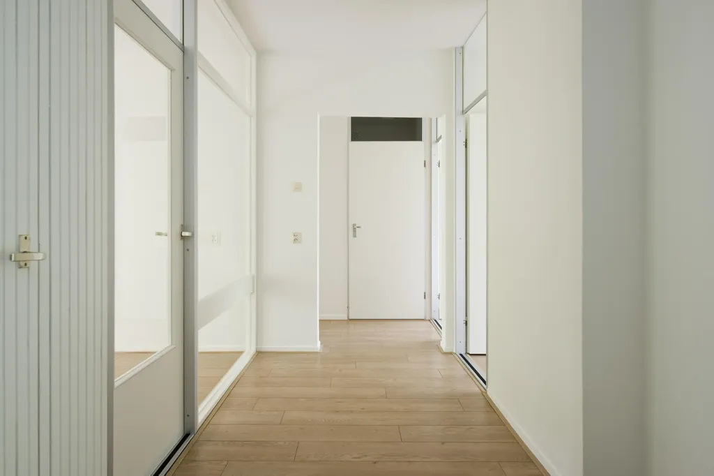 Esik - 4-Bedroom Apartment with Balcony in Doorwerth