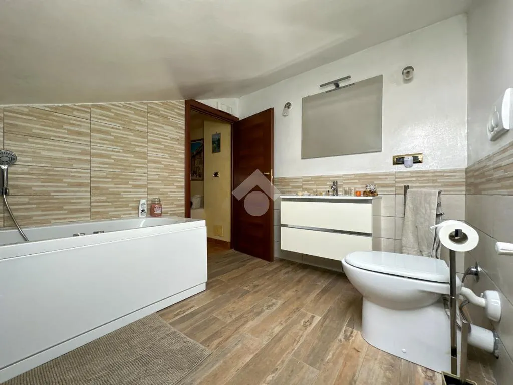 Salles de bain - 4-Room Apartment with Balcony in Monte Compatri