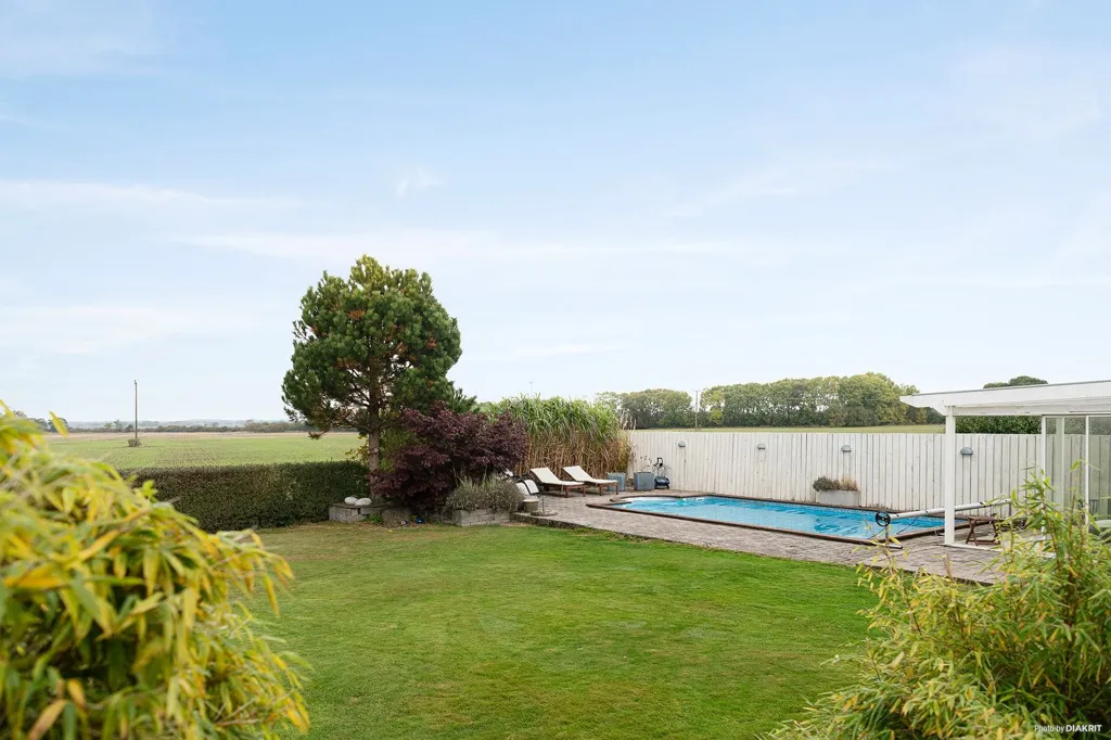 Aed - 1-Storey Villa with Pool in Mjöhult