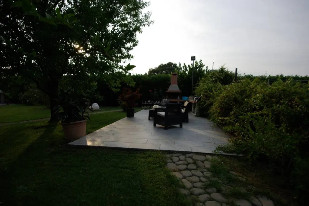 Jardin - Contemporary Villa with Garden in San Giustino