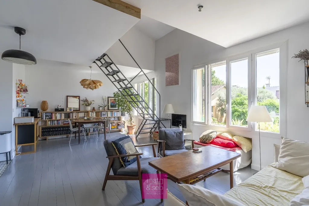 Living Room - Artistic Loft with Courtyard in City Centre