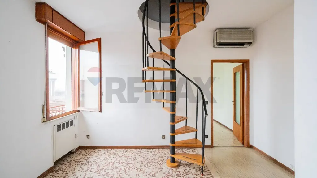 Toad - Spacious Apartment with Panoramic View in Guastalla Centre