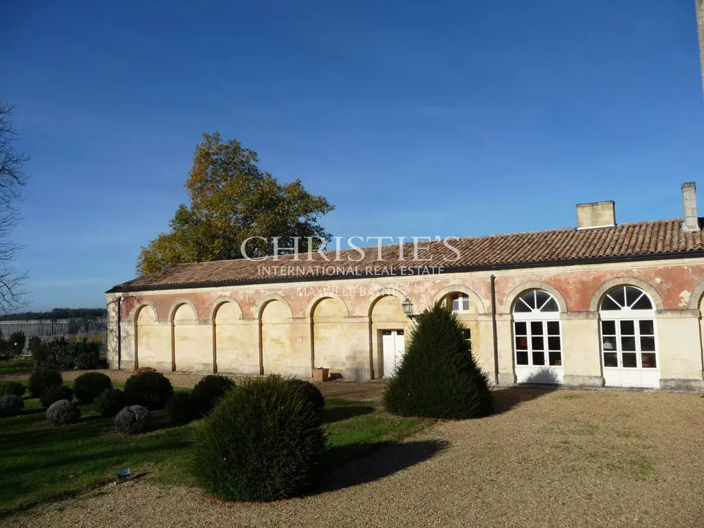 Jardin - Domaine Viticole Historique avec Château à Entre-Deux-Mers