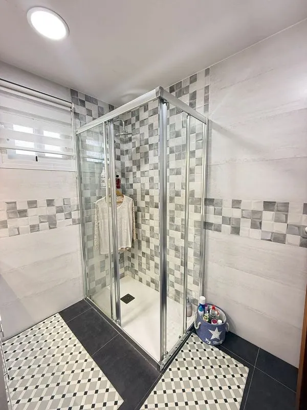 Vannitoad - Apartment with Terrace in Reyes