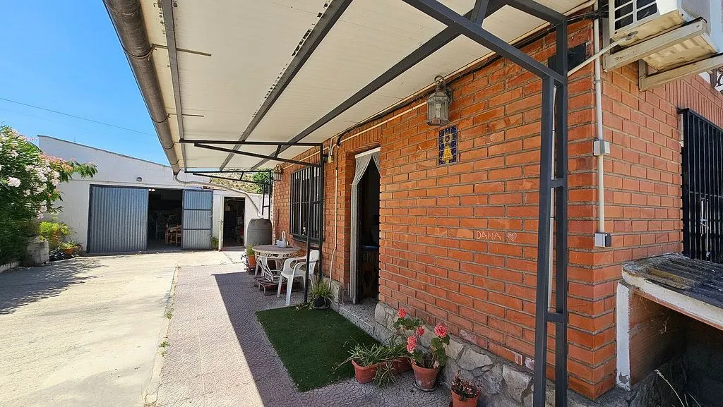 Terrasse - Rustic House with Pool near Zaragoza