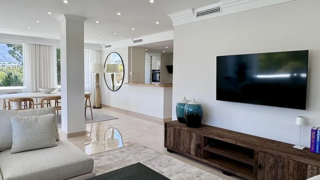 Elutuba - Penthouse with Golf Course Views in Marbella