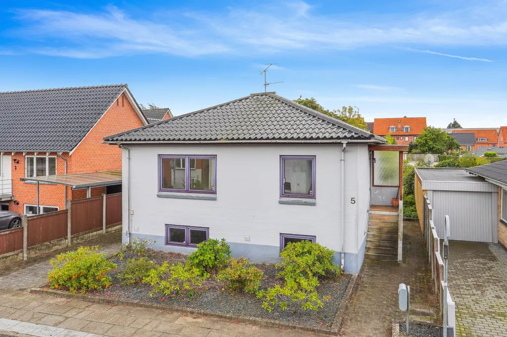 Extérieur - Villa with Potential for Renovation in Herning