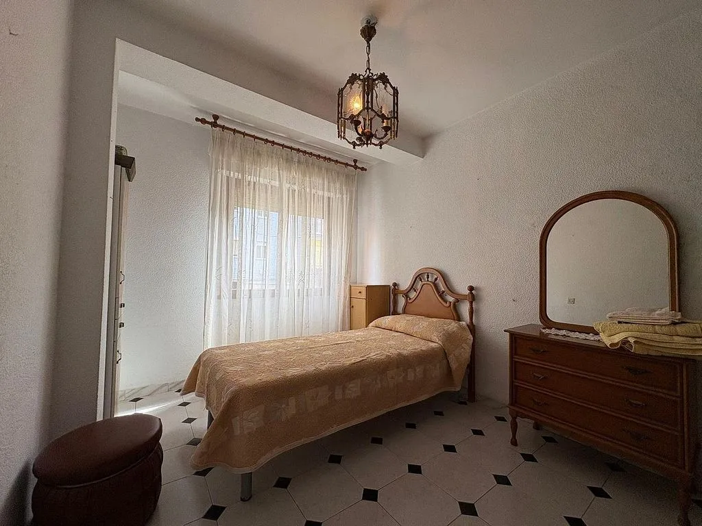 Chambres - 3-Bed Apartment with Balcony in Benidorm
