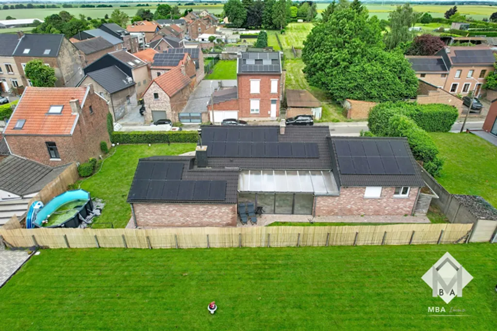Vue aérienne - Villa avec Panneaux Solaires et Jardin à Awans Othée