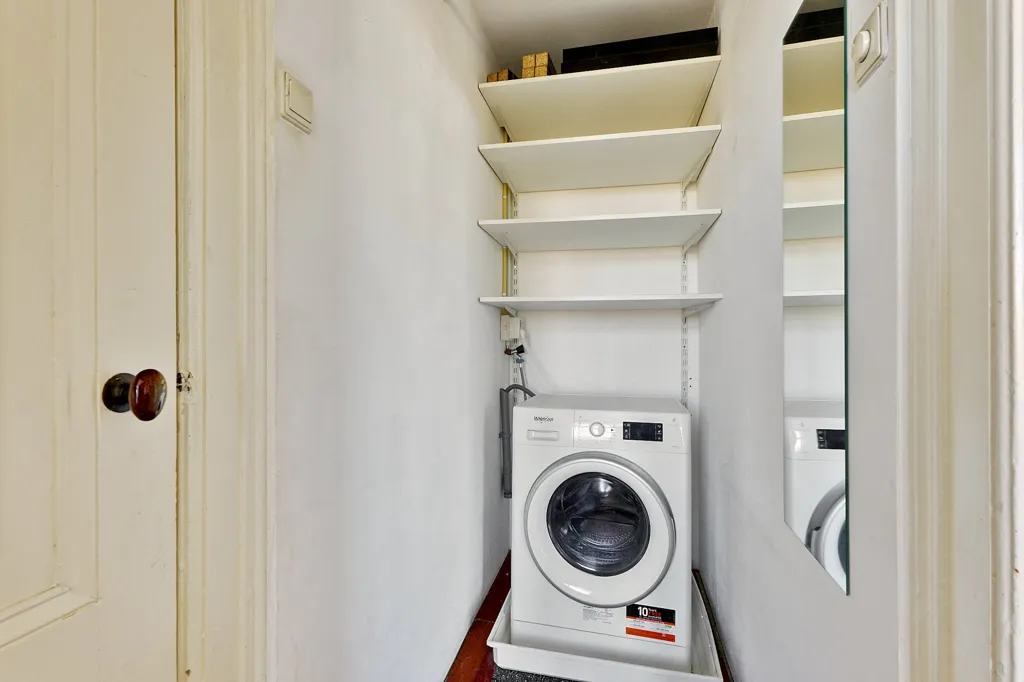 Lavanderia - Apartment with South-Facing Balcony in Amsterdam