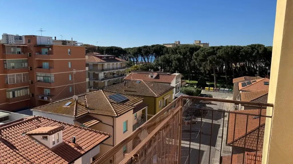 Rõdu - Bright Apartment with Sea View in Follonica