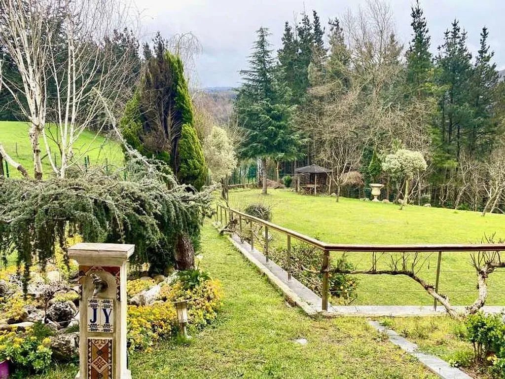 Giardino - Detached Villa with Pool in Olaberria
