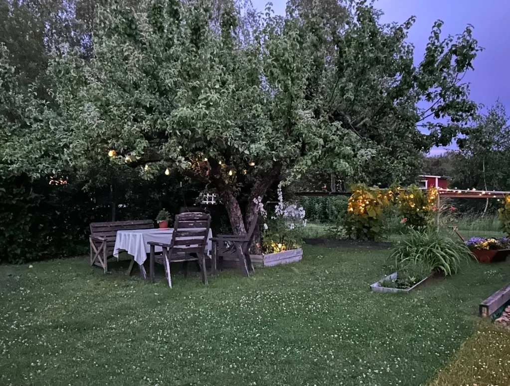 Aed - Cottage with Garden on Corner Plot in Allmänning