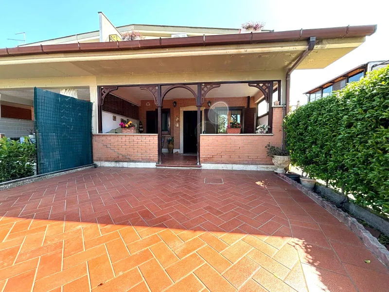 Terrazza - Bifamiliar Villa with Garden in Ardea