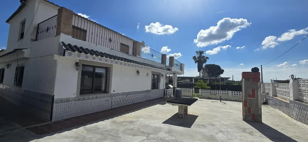 Terrass - Chalet with Private Pool near Llíria