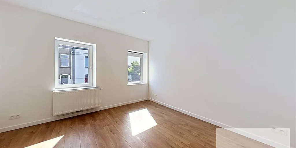 Pièces - Maison rénovée avec terrasse à Baisy-Thy