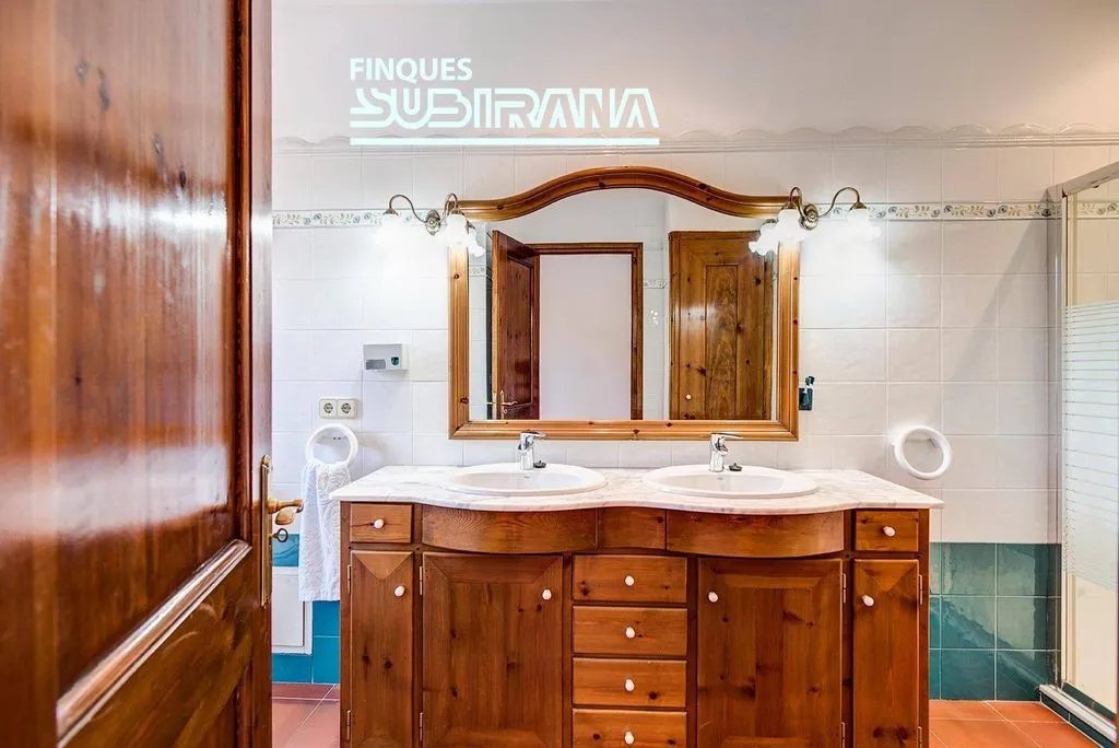 Salles de bain - Restored Farmhouse with Pool in Igualada