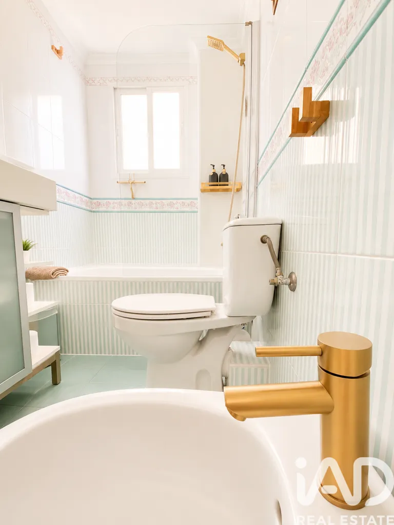 Bathrooms - Apartment with Garden and Sea View in Málaga