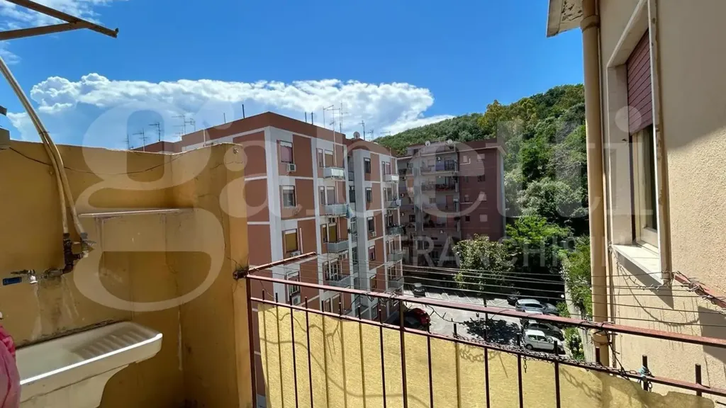 Balcon - Bright Apartment with Balcony in Messina