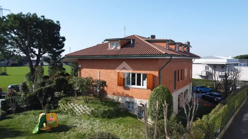 Extérieur - First-Floor Apartment with Private Porch in Mozzo