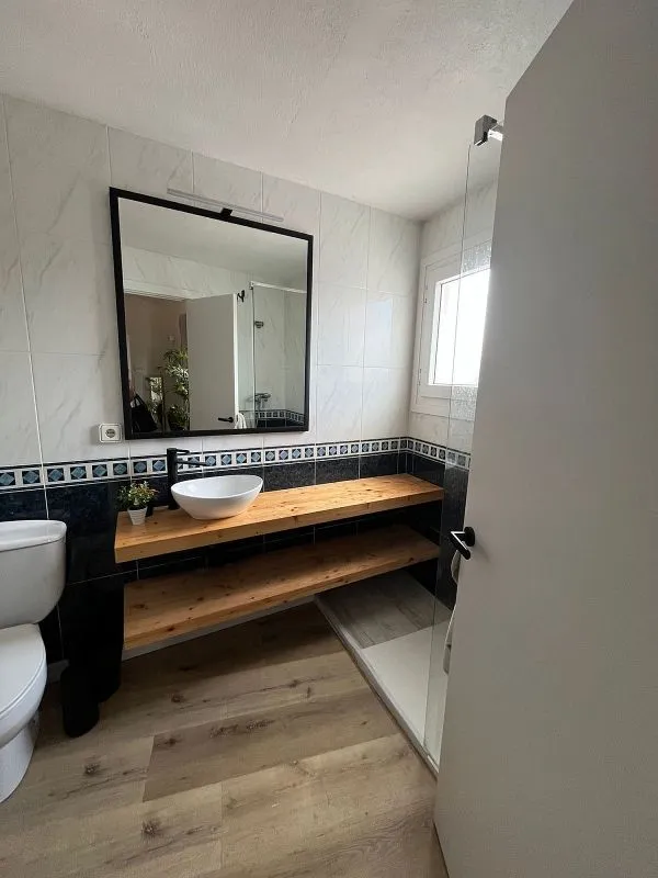 Bathrooms - Apartment with Sea View and Pool in Cala de Bou