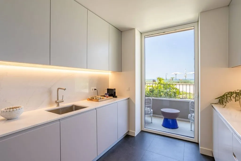 Köök - Luxury Seafront Apartment in Quarteira