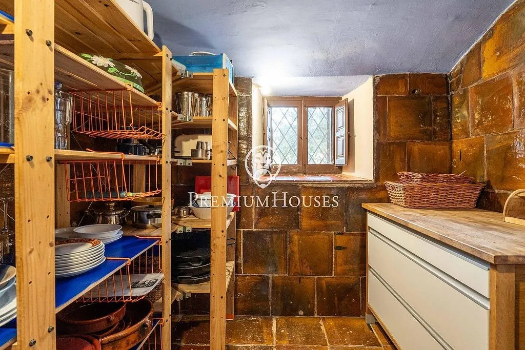 Pesuköök - Luxury Farmhouse with Pool near Catllar