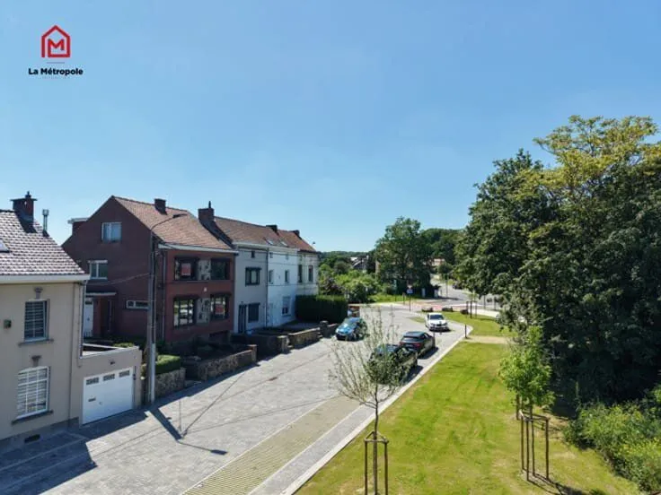 Välivaade - Three-Faced House with Garden and Garage