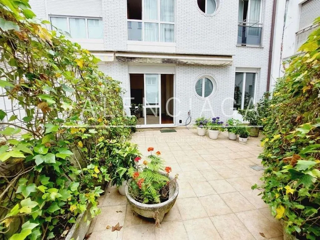 Jardin - Modern Apartment with Terrace in City Centre