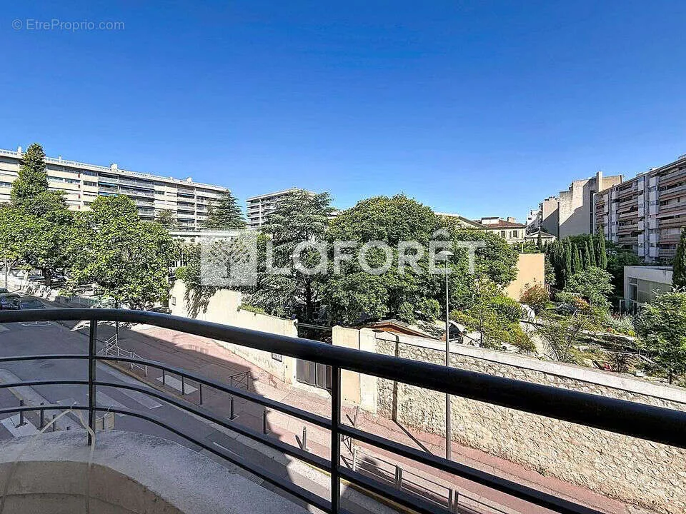 3-room apartment in Marseille-8e