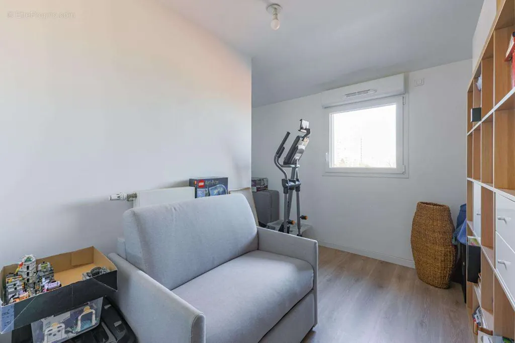 Bureau - Duplex avec Terrasse Sud dans Résidence 2020