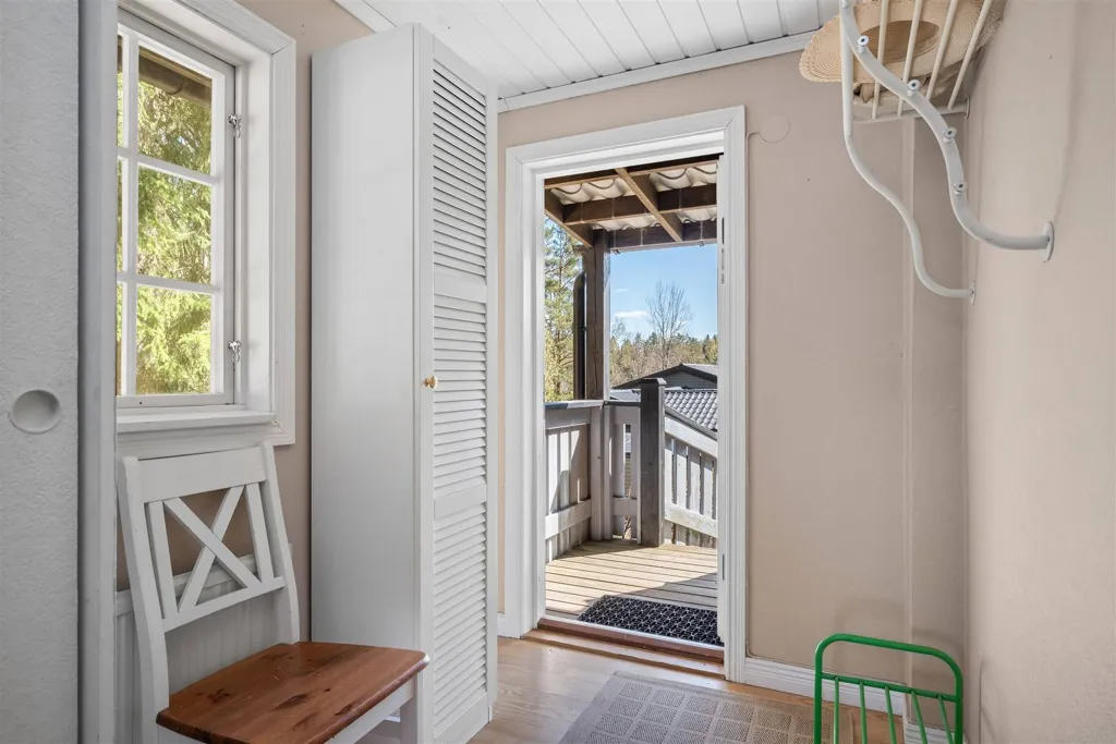 Entrée - Generations Home with Pool in Rural Setting
