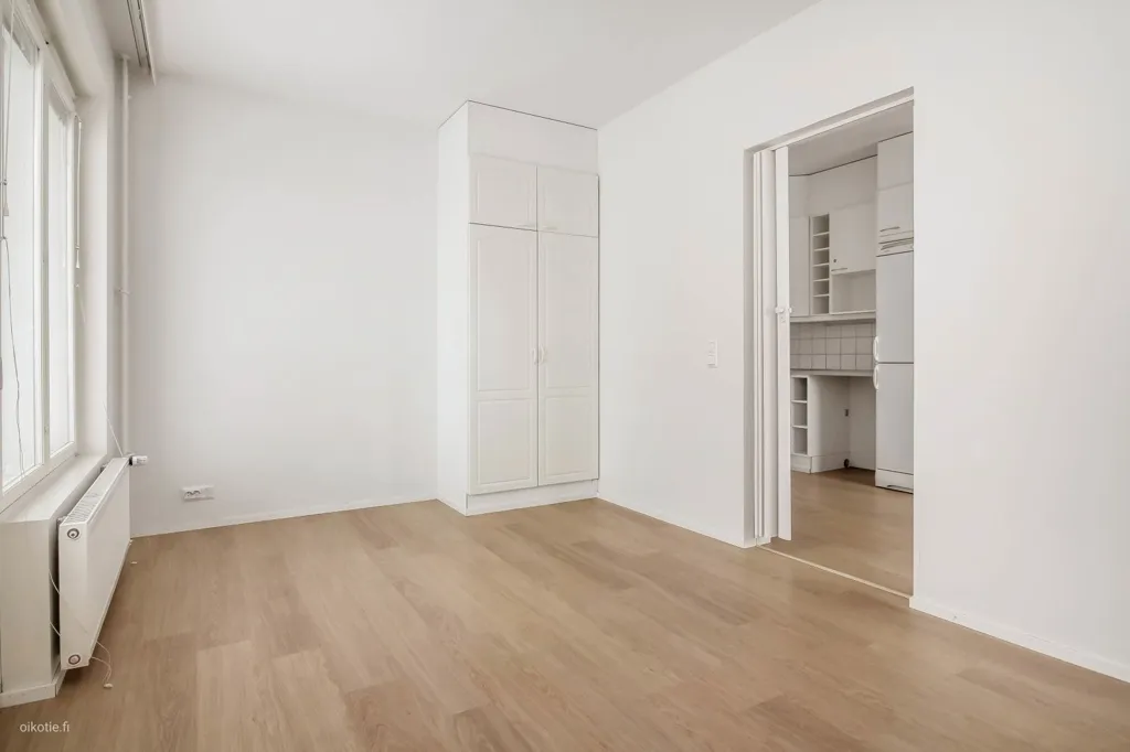 Pièces - Two-Room Apartment with West-Facing Balcony in Vantaa
