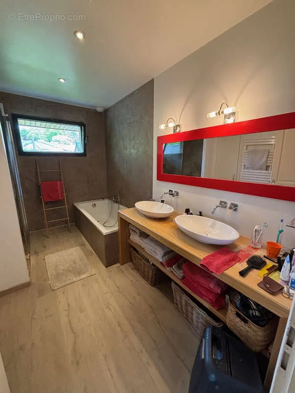 Salles de bain - Maison Atypique avec Jardin à Mesnil-Val