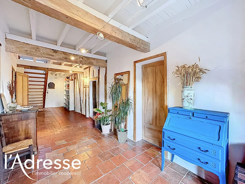 Esik - Renovated House with Views in Juilles