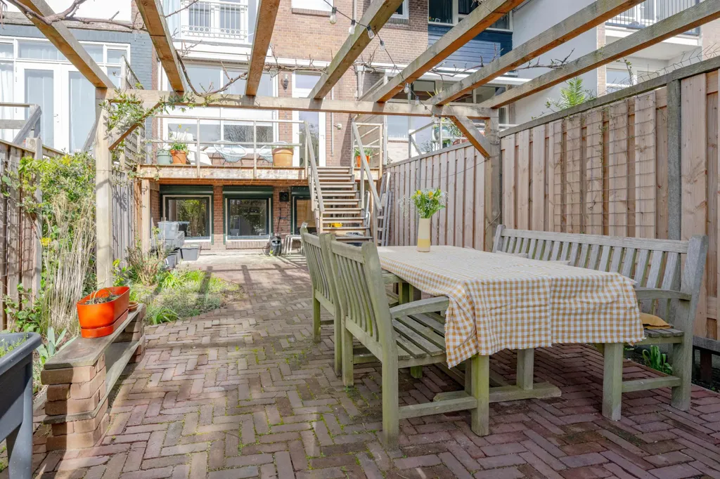Terrasse - Characterful Apartment with Garden in Vreewijk