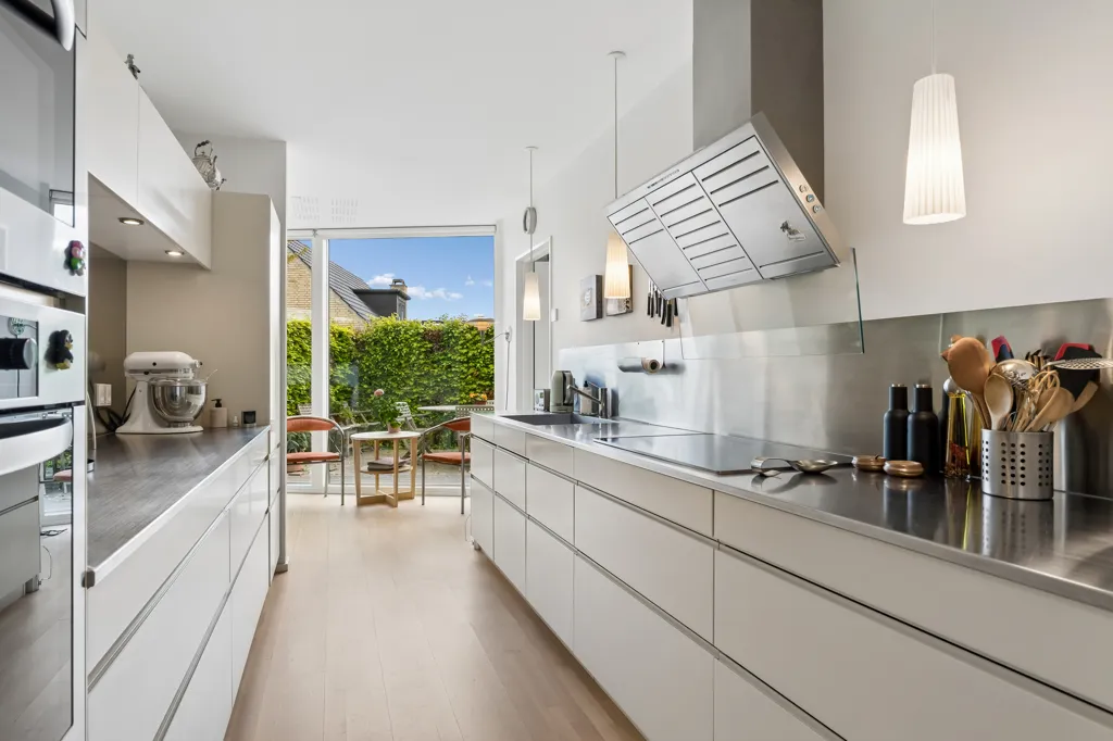 Cuisine - Architect-Designed Villa with Øresund View in Rungsted Kyst
