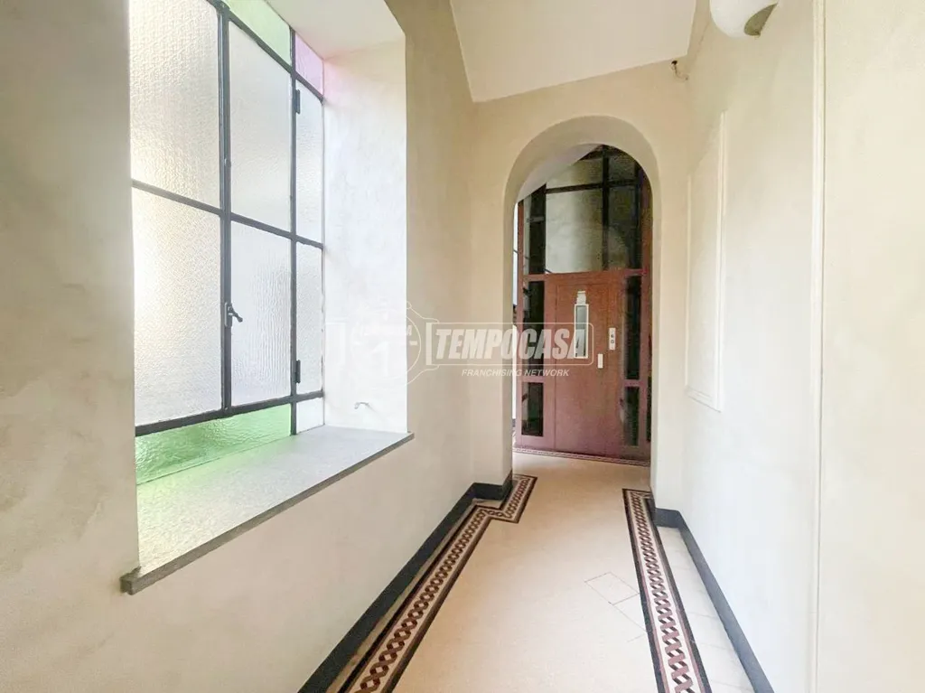 hallway_entrance