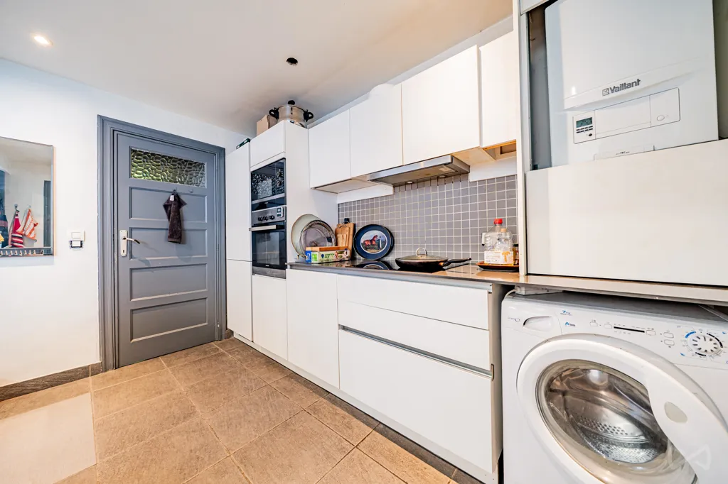 Cuisine - Appartement de 2 Chambres au Rez-de-Chaussée avec Cour à Evere
