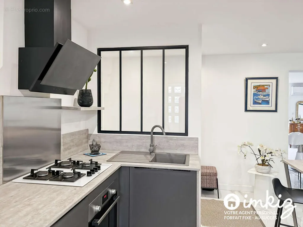 Cucina - Sea View Apartment with Terrace in Bandol