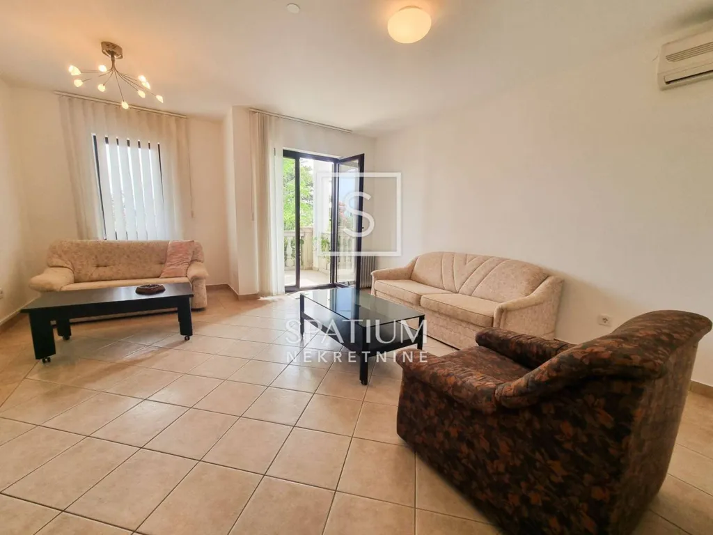 Elutuba - Duplex with Garden in Novi Vinodolski