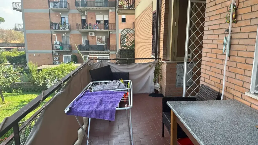 Apartment with Terrace in Via Morolo, Rome