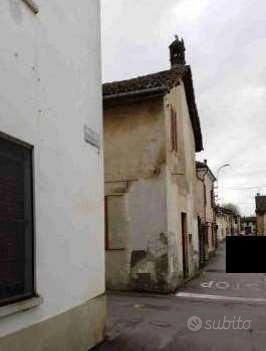 Extérieur - House Portion with Private Courtyard in Zeme