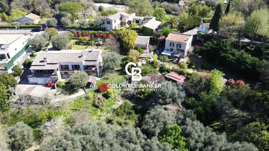 Vue aérienne - Propriété de Luxe avec Potentiel de Développement à Saint-Paul-de-Vence
