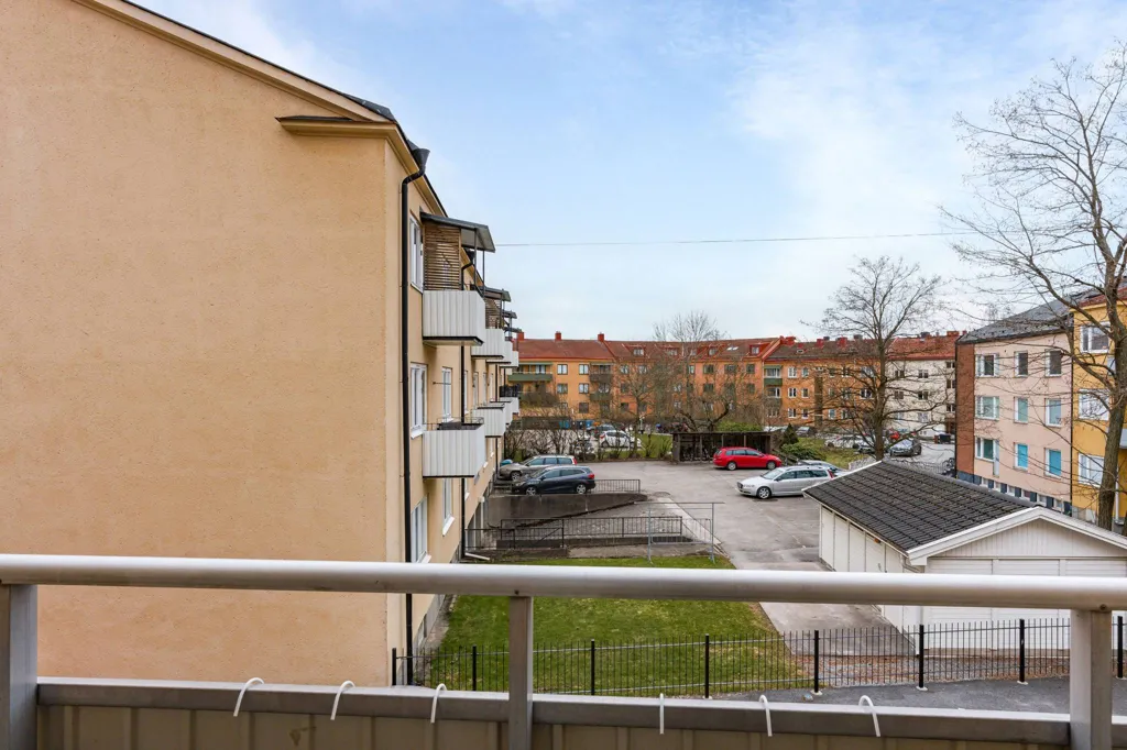 Balcony - Renovated Apartment with Balcony in Örebro