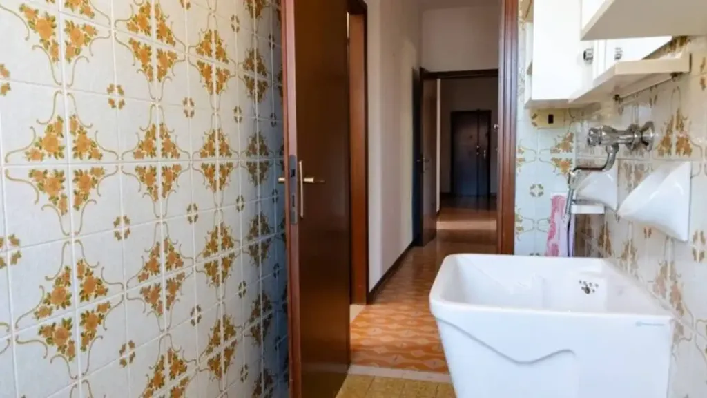 Bathrooms - Apartment with Recent Renovations in Finale Emilia