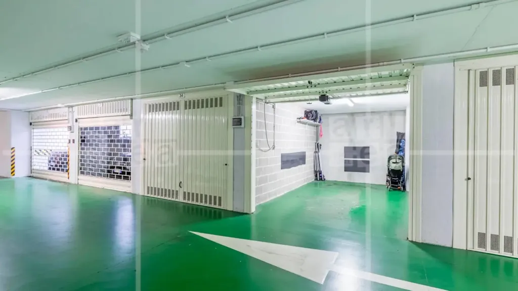 Garage - Attico with Balcony in Monteverde, Rome
