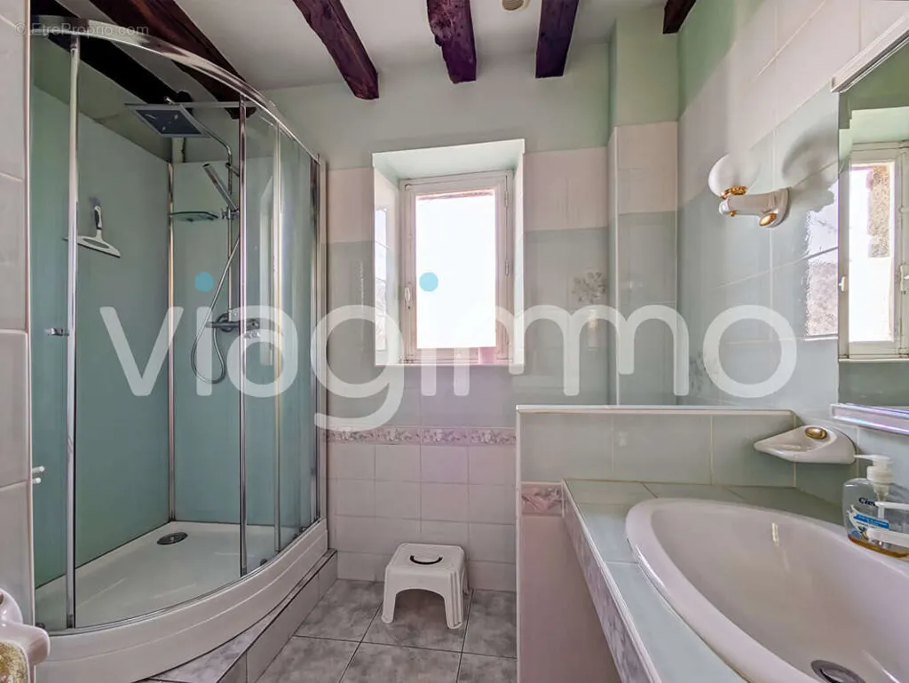 Maison 10 pièces à Baguer-Morvan