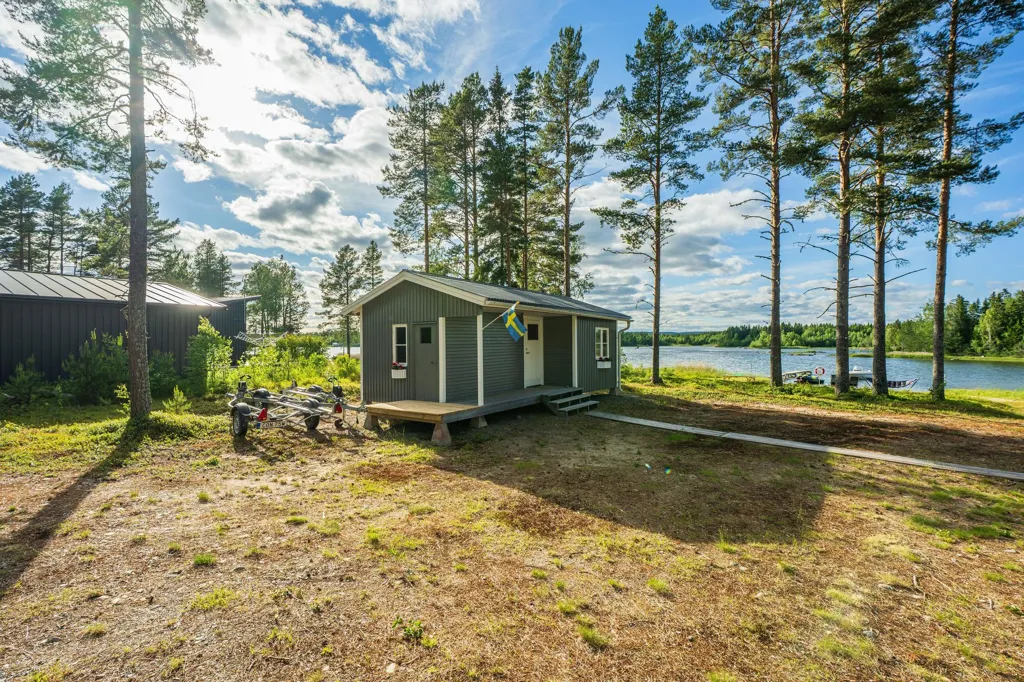 Exterior - Cottage with Water View near Coast